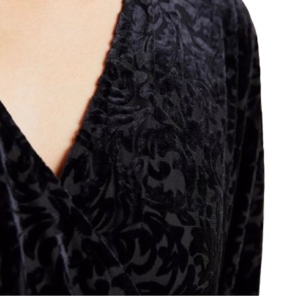 Anthropologie Aleksa Burnout Black Velvet Top Size L EUC - Picture 3 of 8